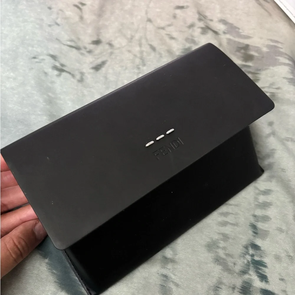 Fendi Sunglasses - Picture 6 of 6